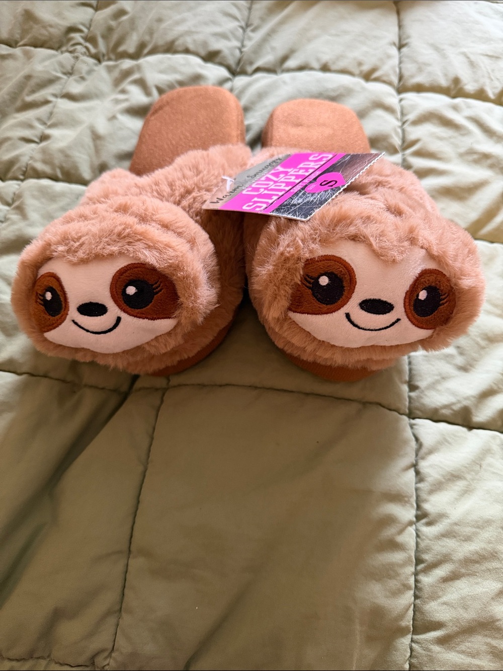 Plush Sloth Slide Slippers in Light Brown size: Small NWT